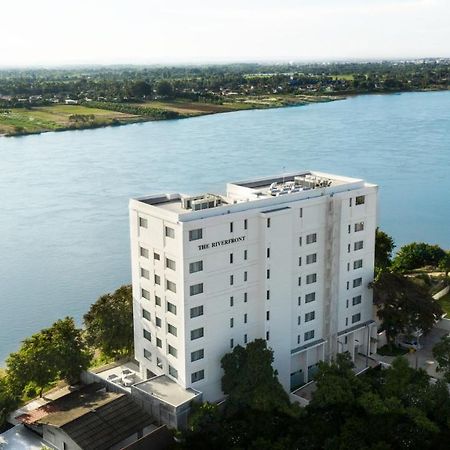 Riverfront Apartments Вьентьян Экстерьер фото